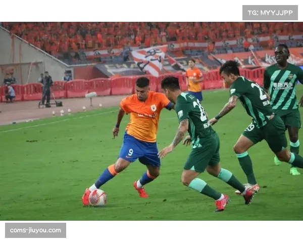 克雷桑任意球直接破门 泰山前锋展现定位球技术 克雷桑任意球直接破门 泰山前锋展现定位球技术